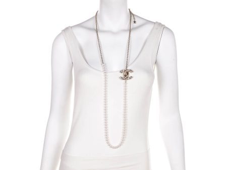 Chanel Faux Pearl & Chain CC Necklace For Sale